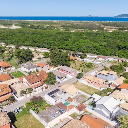 Refugio Tropical Casa De Praia Com Piscina Aquecida E 4 Suites E Garagem 3 Carros, 800 Mtrs Da Praia Internet 700 Mbps, Condominio Privado Com Pista De Skate , Quadra De Futevolei , Campos E Quadras De Futebol! Cabo Frio Exterior foto